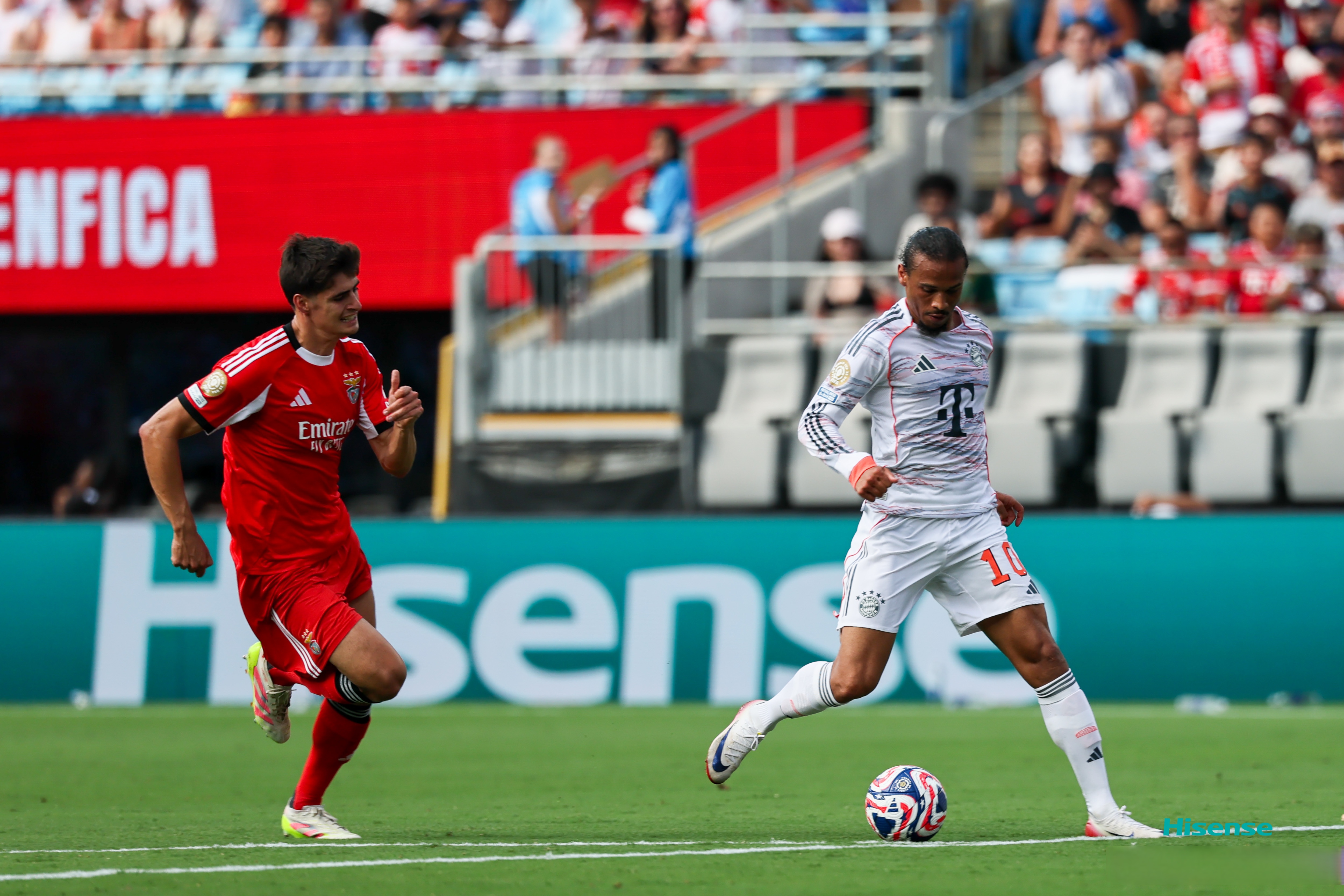 赛前法兰克福调整名单以备欧超杯，调整名单环节打磨，赛场秩序良好，资深球员宣示担当的简单介绍