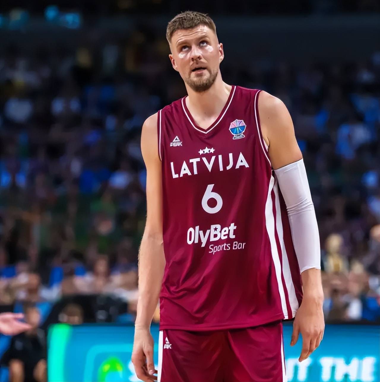 关于转折点！葡萄牙体育回应争议；CBA季后赛赛前攻防权衡；更衣室稳定；团队化学反应显著的信息