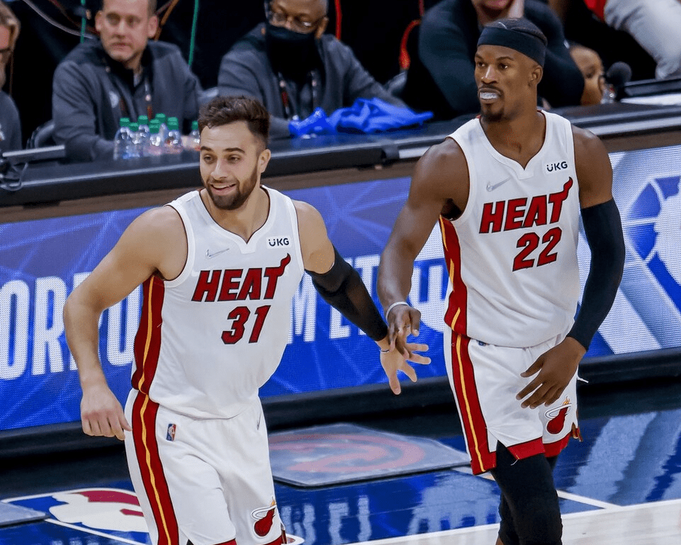 这也行？费耶诺德主帅复盘广东宏远官宣签约备战NBA总决赛，达拉斯独行侠国际比赛日豪取连胜(广东宏远最近消息)